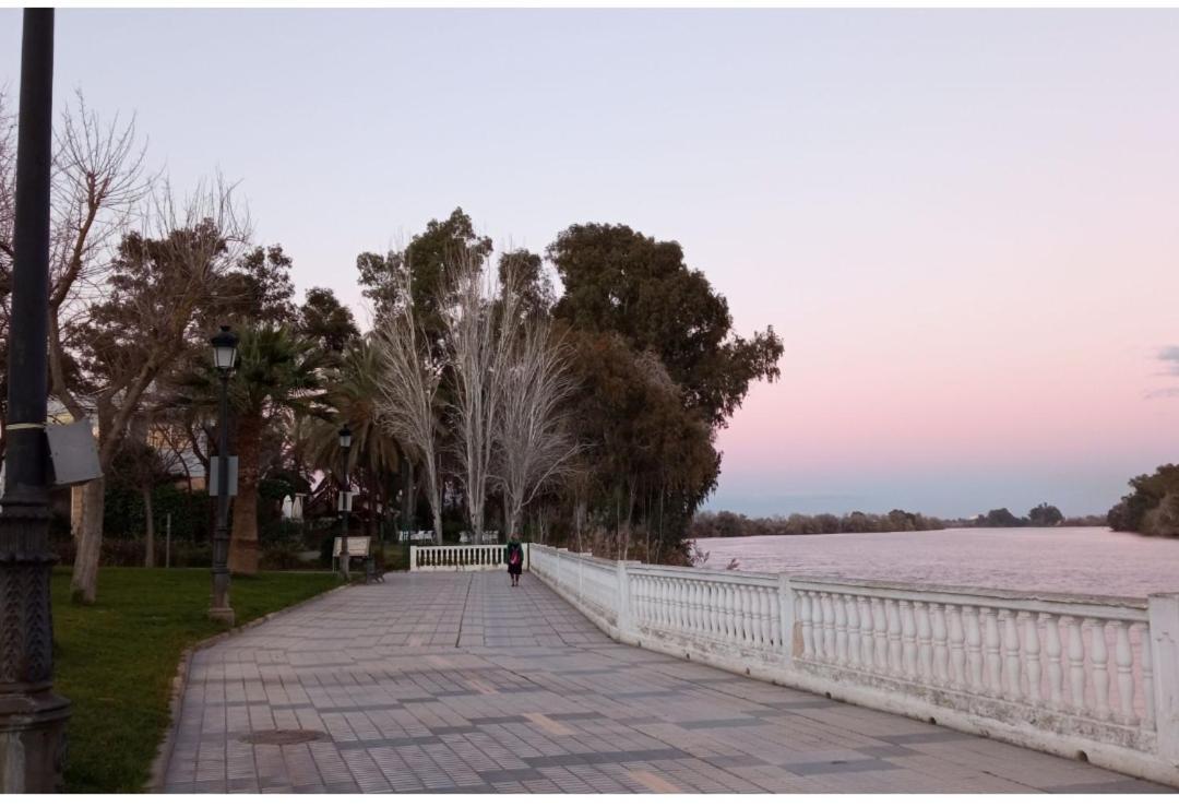 En Casa Familiar Con Bano Compartido Homestay Coria Del Rio